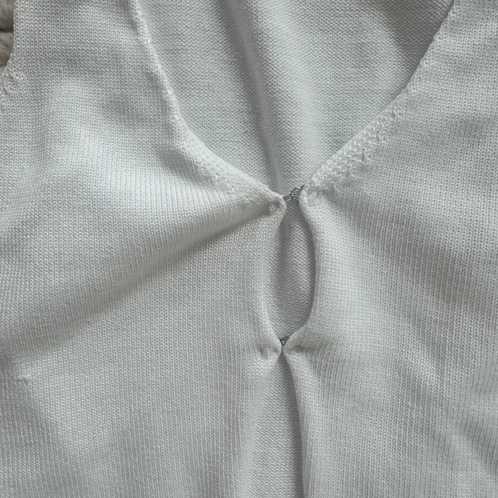 White Sleeveless Knit Top - Picture 2 of 3